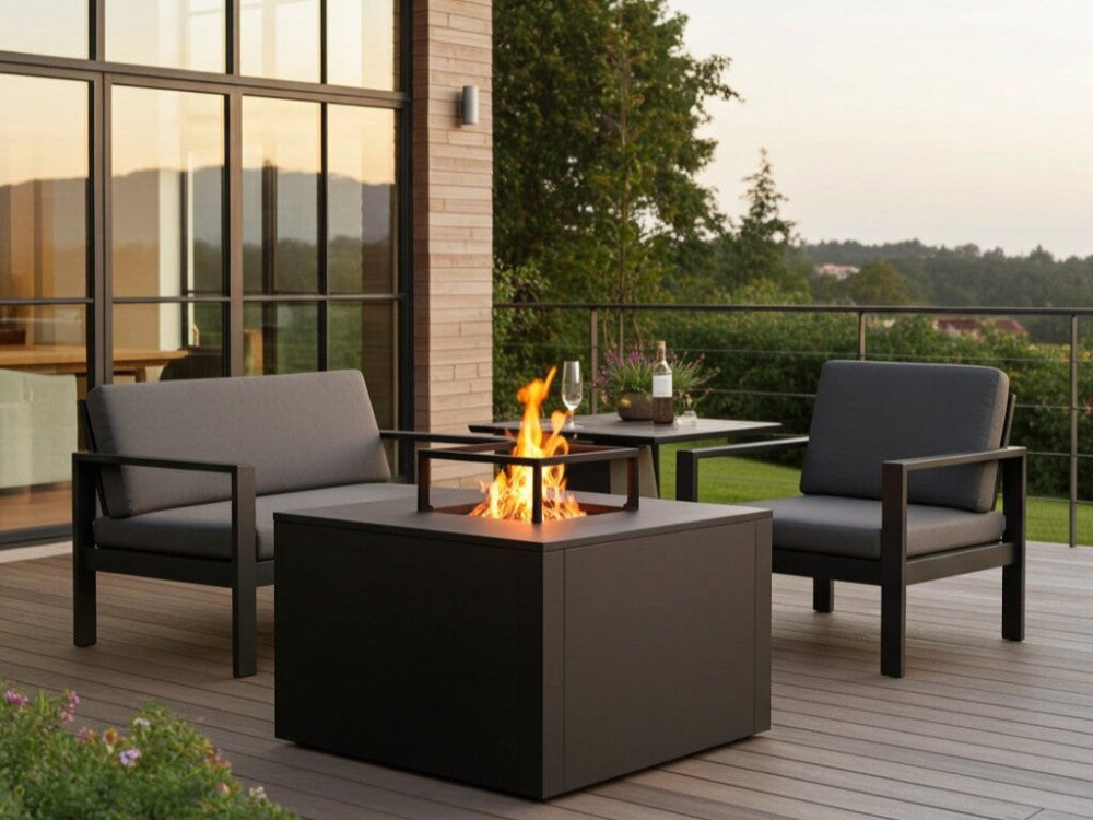 CUBY Feuerschale aus schwarz lackiertem Stahl – 60 × 60 × 40 cm