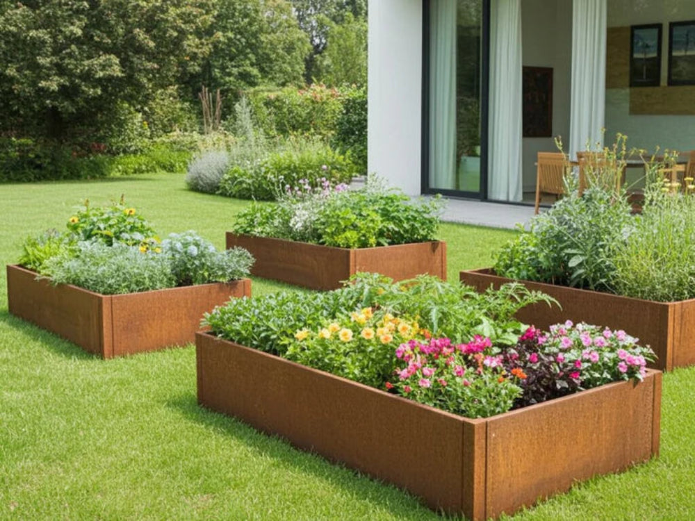 CUBY Hochbeet aus Cortenstahl mit Blumen und Gemüse im Garten