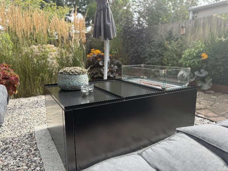 Schwarzer Loungetisch aus Stahl für Terrasse