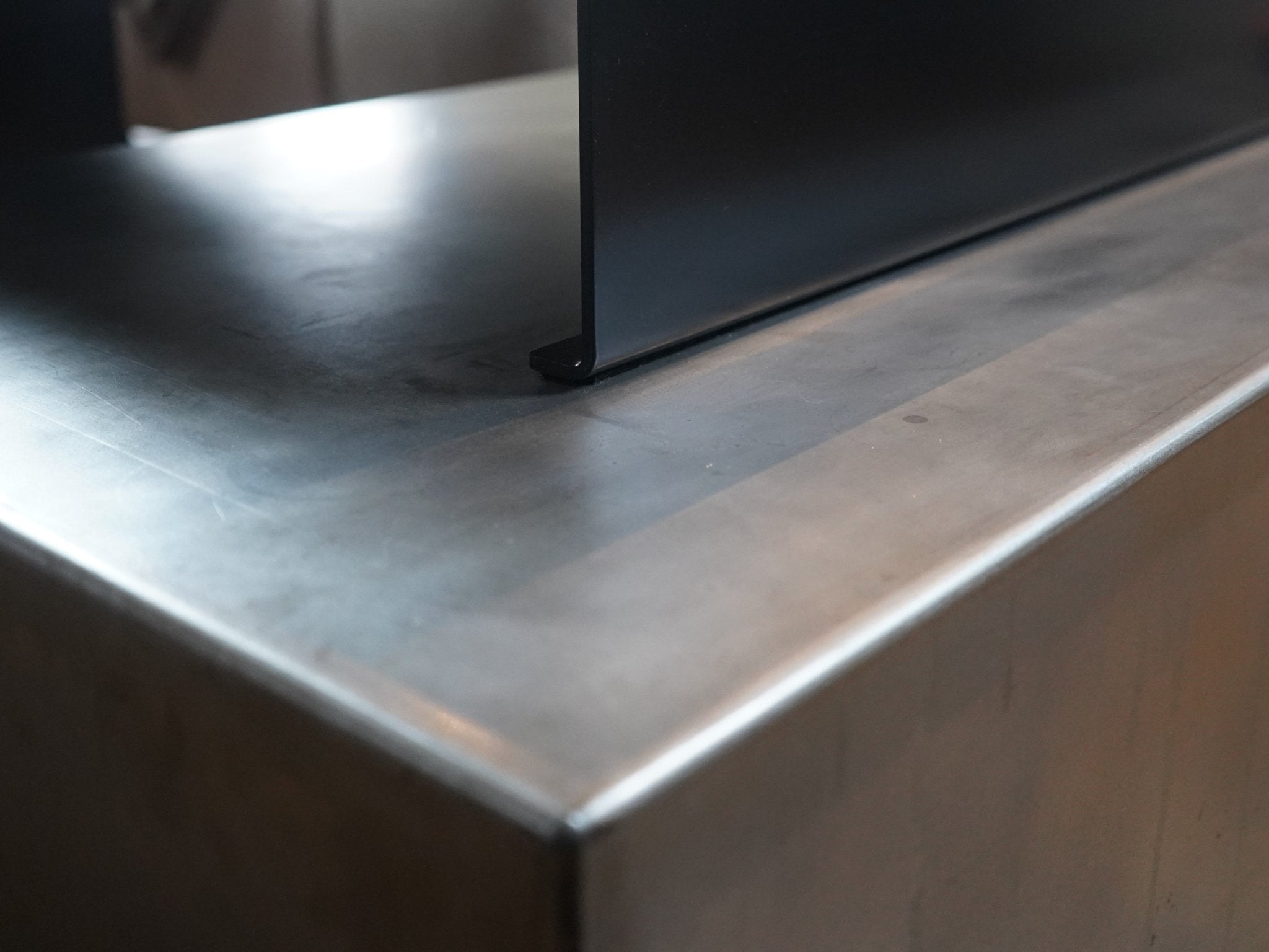 BAZE-sofabord-raa-staal