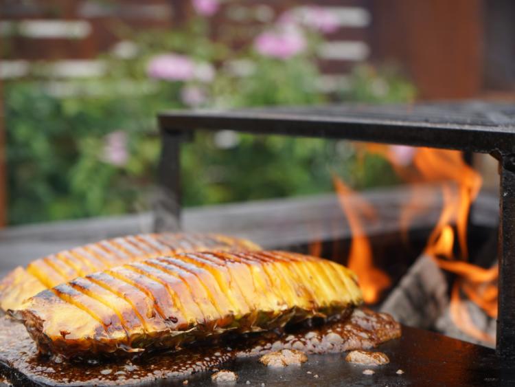 ananas-grilled-fire