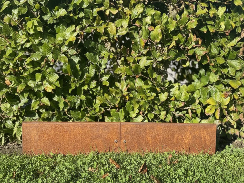 Beetkante aus Cortenstahl mit Umbiegung und Verbindung