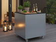 CUBY Outdoor-Küchentisch aus verzinktem Stahl auf Terrasse mit Laternen