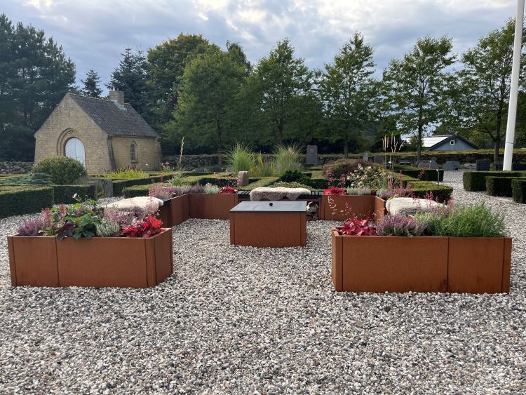 Gartenfeuer aus Cortenstahl CUBY
