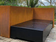 Lounge Modul aus schwarzem Stahl – ideal in Kombination mit Cortenstahl